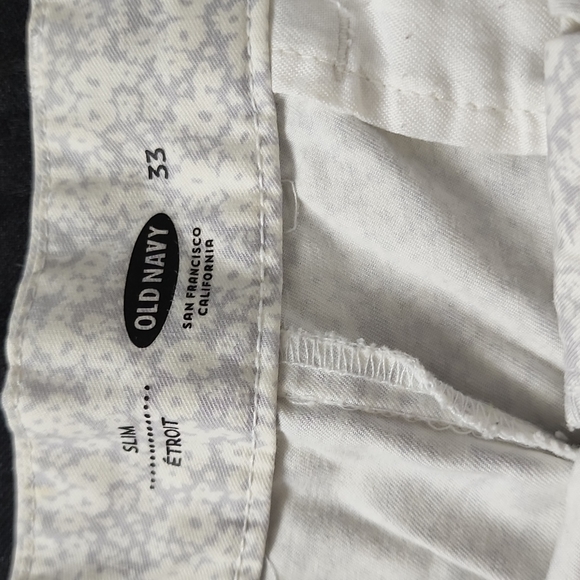 Old Navy shorts 9.5" inseam - Picture 2 of 3